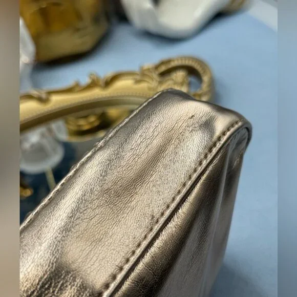 🆕 KARL LAGERFELD PARIS 🧿 NWOT K/Kushion Shoulder Pouch, Champagne Metallic - Picture 12 of 16